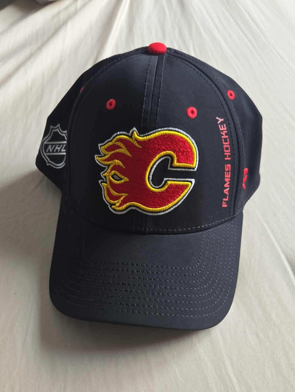 Calgary Flames NHL Black & Red Hockey Cap